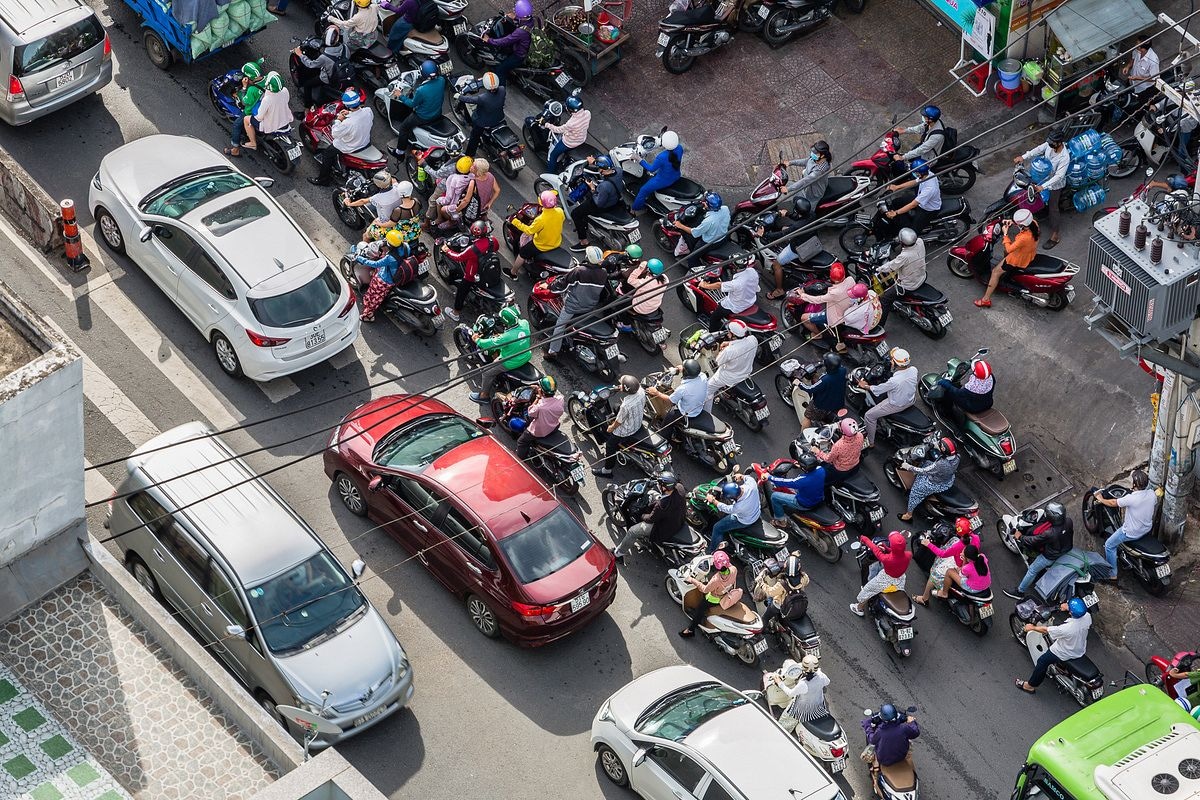 Many people still prefer hailing services